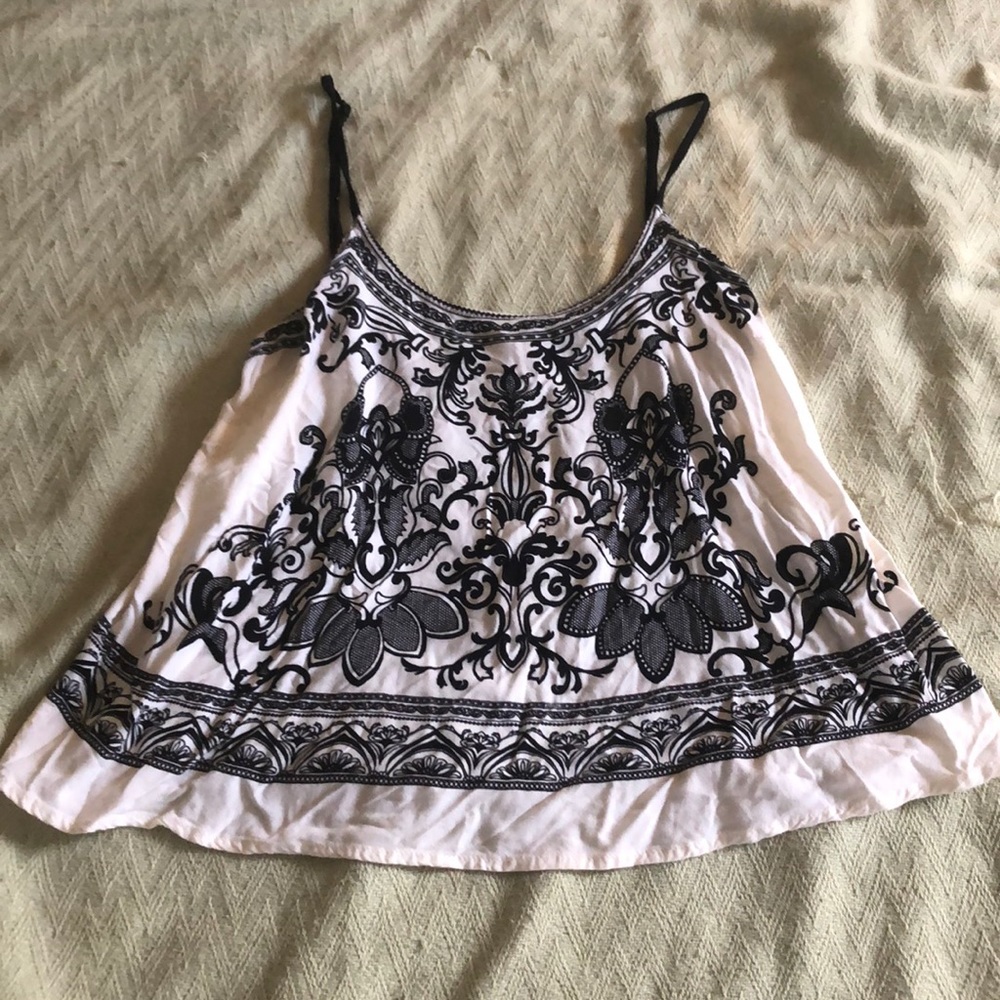 black and white patterned tank top